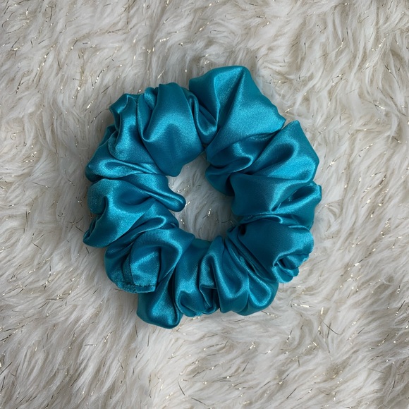 Medium Satin Hair Scrunchie. - Picture 1 of 2